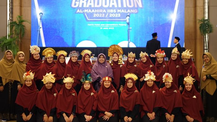 Acara Puncak Perjalanan Cemerlang Angkatan Perdana: The First Graduation of Al-Maahira IIBS Malang_0
