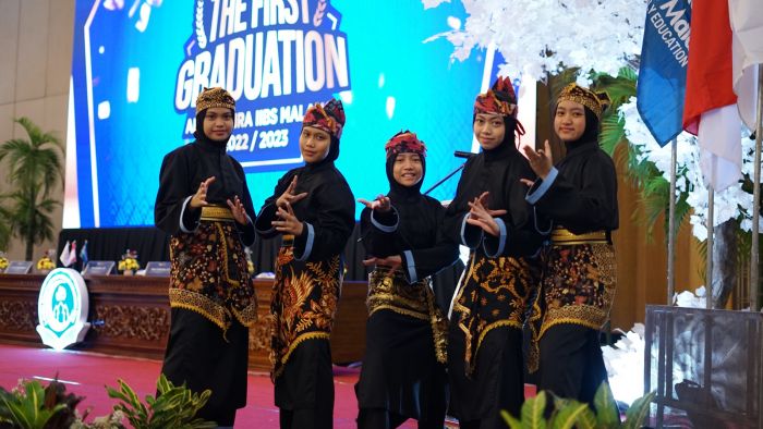 Acara Puncak Perjalanan Cemerlang Angkatan Perdana: The First Graduation of Al-Maahira IIBS Malang_1