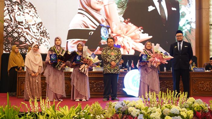 Acara Puncak Perjalanan Cemerlang Angkatan Perdana: The First Graduation of Al-Maahira IIBS Malang_17