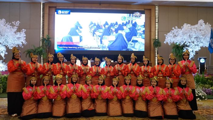 Acara Puncak Perjalanan Cemerlang Angkatan Perdana: The First Graduation of Al-Maahira IIBS Malang_2