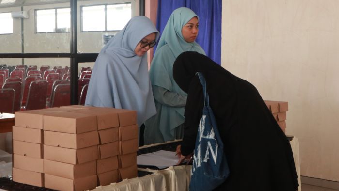 Momen Haru Wali Santri Al-Maahira saat Penerimaan Rapot dan Penjemputan Libur Semester Ganjil_4