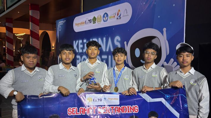 Tim Robotik SMA Al-Maahira IIBS Malang Raih Medali Emas di Kejuaraan Nasional (Kejurnas) Robotik 2026_0